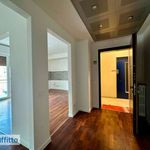 Affitto 3 camera appartamento di 165 m² in Milano