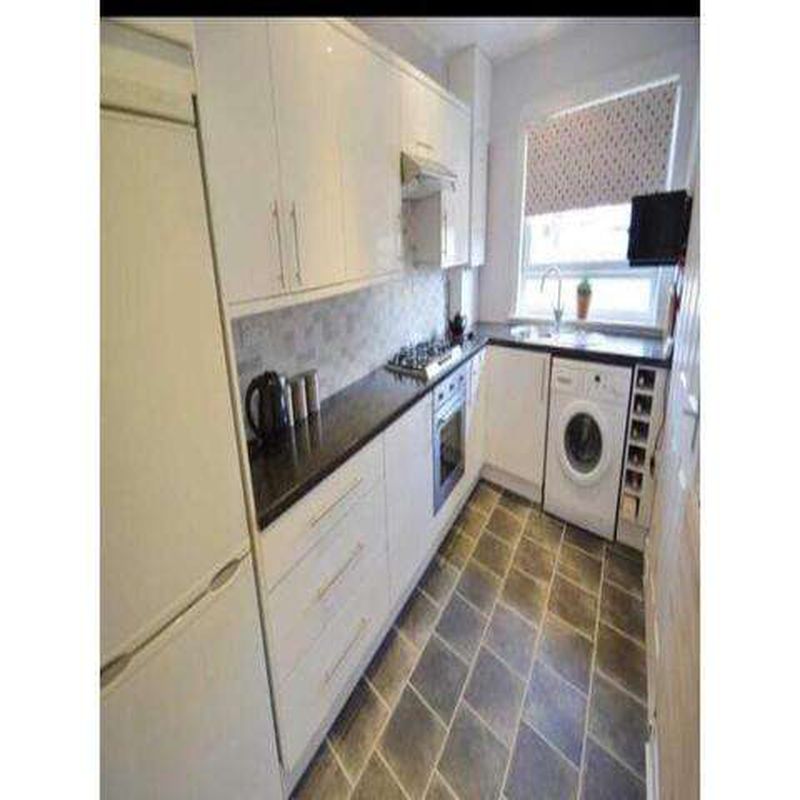 Room for rent in 2-bedroom apartment in Bailiston, Glasgow