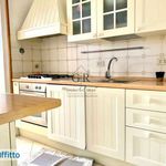 Rent 5 bedroom house of 210 m² in Roma