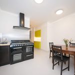 Appartement de 195 m² avec 1 chambre(s) en location à Paris