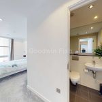 Rent 2 bedroom flat in Salford