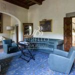 Rent 6 bedroom house of 500 m² in Firenze
