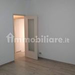 Affitto 3 camera appartamento di 95 m² in Guastalla