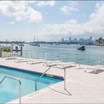Rent 1 bedroom apartment of 784 m² in Miami Beach