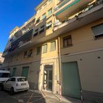 Affitto 4 camera appartamento di 61 m² in Genova