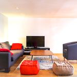 Rent 2 bedroom apartment of 69 m² in Bordeaux