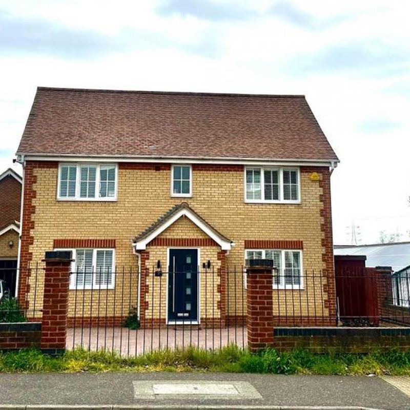 4 Bed Detached house Chafford Hundred Grays RM16 - JBrown International South Stifford