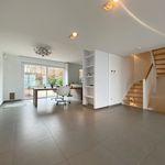 Rent 5 bedroom apartment of 215 m² in La Hulpe