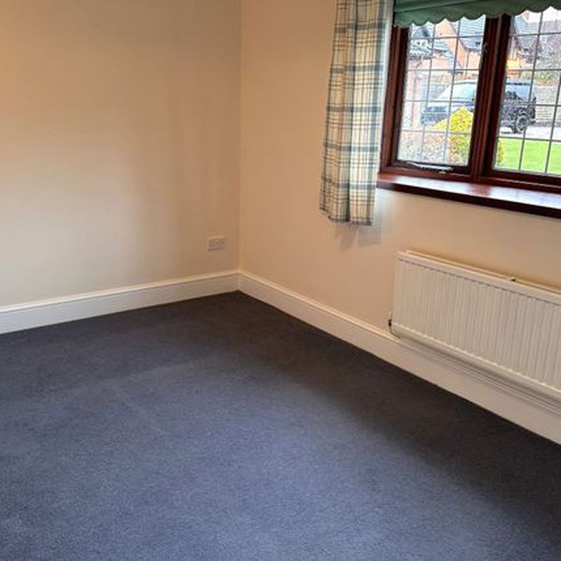 Bungalow to rent in Maidenhead Close, Stratford-Upon-Avon CV37
