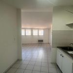 Rent 3 bedroom apartment of 48 m² in Valréas