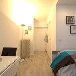 Rent 1 bedroom apartment of 16 m² in Paris