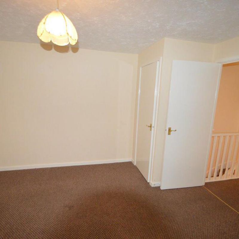 Foxdale Drive, Brierley Hill 1 bed terraced house to rent - £595 pcm (£137 pw)