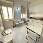 Rent 5 bedroom apartment of 15 m² in Roma