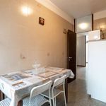 Rent a room of 100 m² in Milan