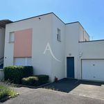 Rent 3 bedroom apartment of 55 m² in La Roche-sur-Yon