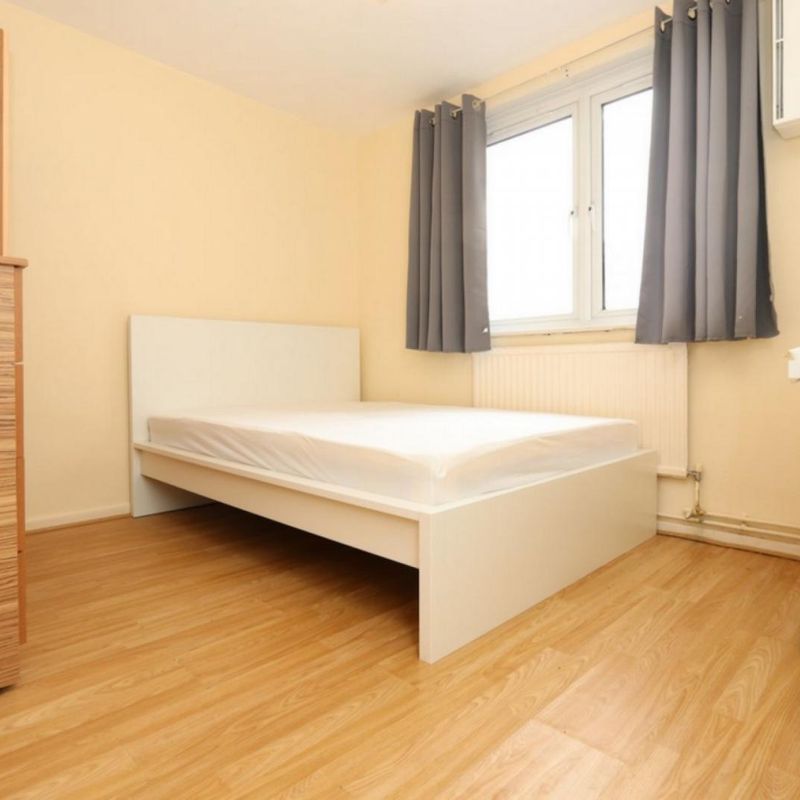 Comfy double bedroom near Rounton Park Bromley