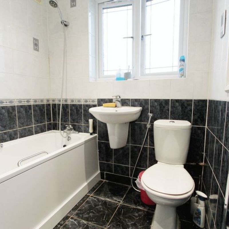 3 bed Semi-Detached for Rent Yeading