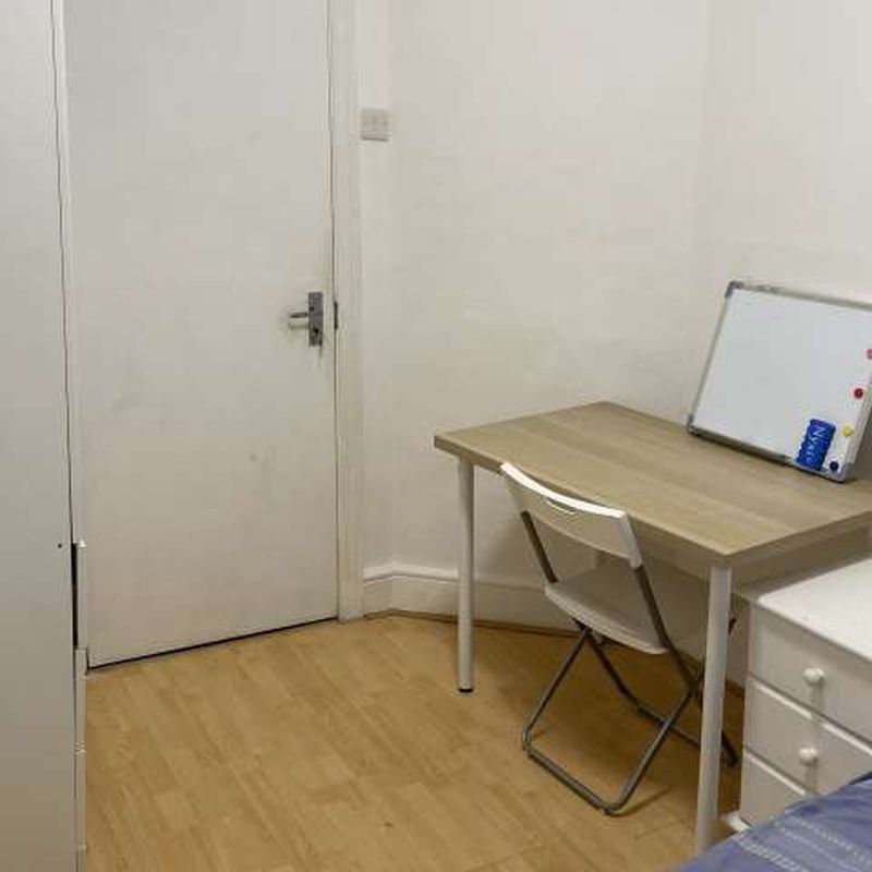 Room in shared apartment in London