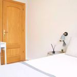 Rent 4 bedroom apartment in Huesca