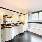 Appartement de 650 m² avec 5 chambre(s) en location à Ukkel