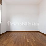 Affitto 3 camera appartamento di 110 m² in Saronno