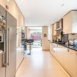 Rent 4 bedroom house of 122 m² in London