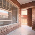 Rent 2 bedroom apartment of 90 m² in City of Tshwane