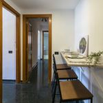 Rent a room of 111 m² in Valencia