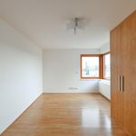 Pronajměte si 6 ložnic/e dům o rozloze 350 m² v Praha