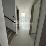 Rent 4 bedroom house of 235 m² in Dubai