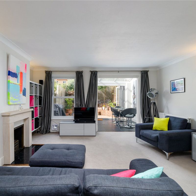 house for rent at Cavalry Gardens, London, SW15, England Putney