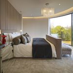 Rent 6 bedroom house in Hertsmere