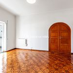 Rent 4 bedroom house in Estoril
