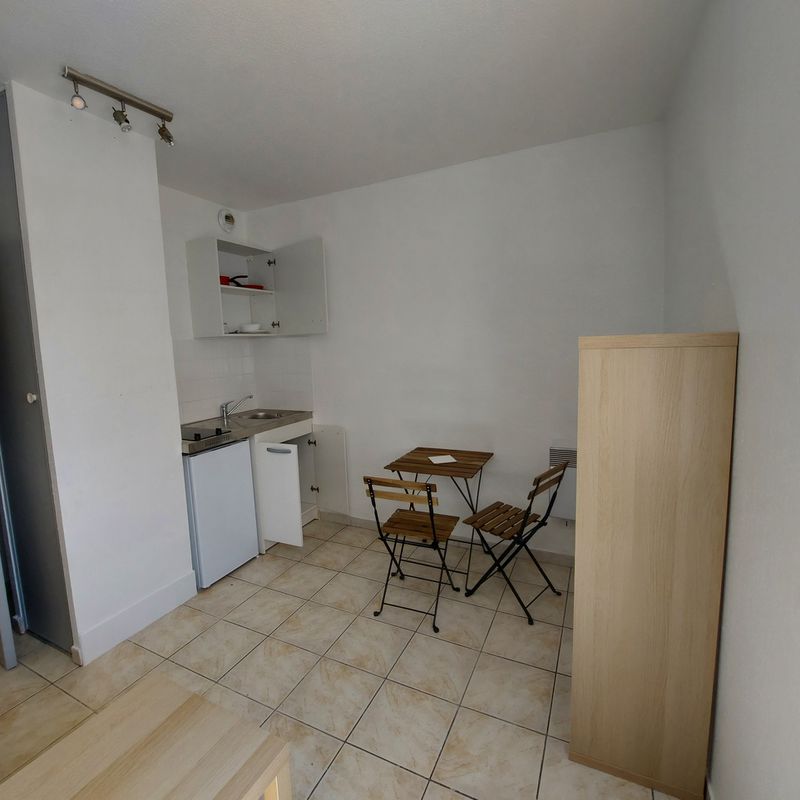 En location Appartement 1 pièce 18 m Marseille 14ème