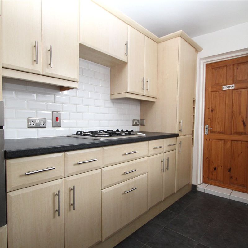 2 bedroom apartment to rent Ardleigh Green