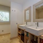 Rent 4 bedroom house of 320 m² in Los Monteros