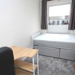 Rent 6 bedroom house in Surbiton