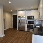 Rent 2 bedroom apartment of 1074 m² in Chicago