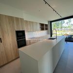 Rent 5 bedroom house of 285 m² in Oleiros