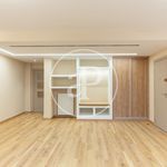 Rent 4 bedroom apartment of 242 m² in València