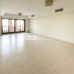Rent 2 bedroom apartment of 195 m² in Palm Jumeirah