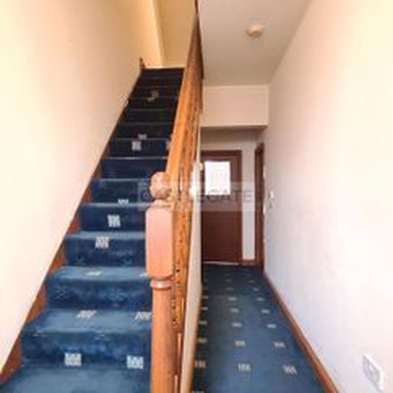 Shared accommodation to rent in Yew Green Road, Huddersfield, West Yorkshire HD4 Yews Hill