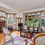 Rent 5 bedroom house in Surrey
