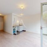 Rent 1 bedroom apartment of 31 m² in PALAISEAUT