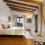 Rent 4 bedroom house of 340 m² in Pollença