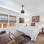 Rent 5 bedroom apartment of 268 m² in Newport Beach