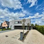 Rent 3 bedroom house of 356 m² in Oosterzele