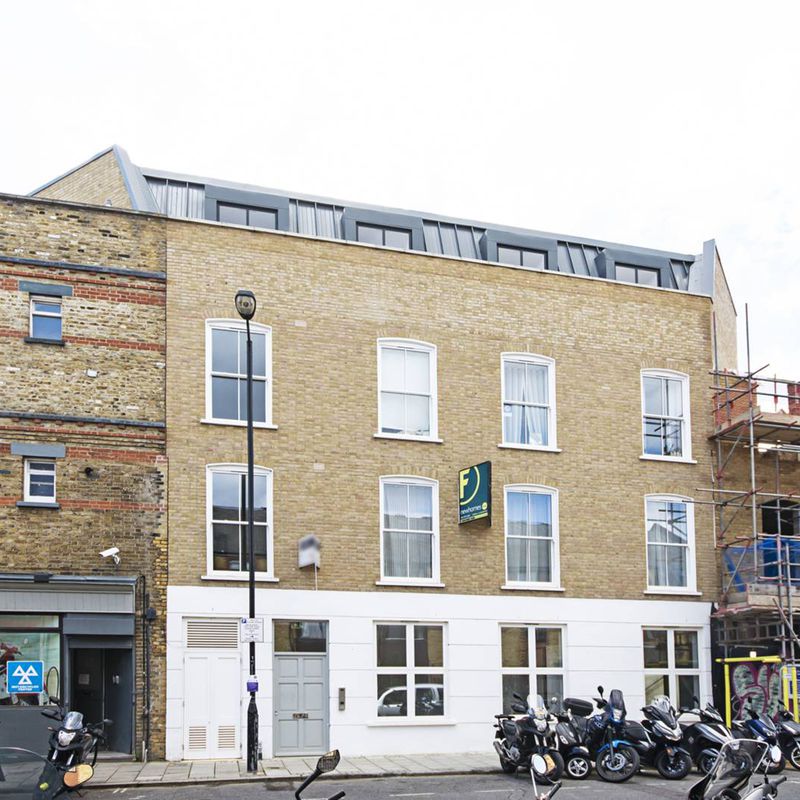 3 Bedroom Flat to Rent in De Beauvoir Apartments | Foxtons De Beauvoir Town