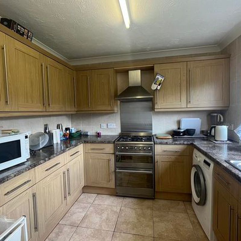 Property to rent in Narbeth Drive, Aylesbury HP20 Victoria Park