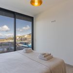 Rent 2 bedroom house of 200 m² in Calheta